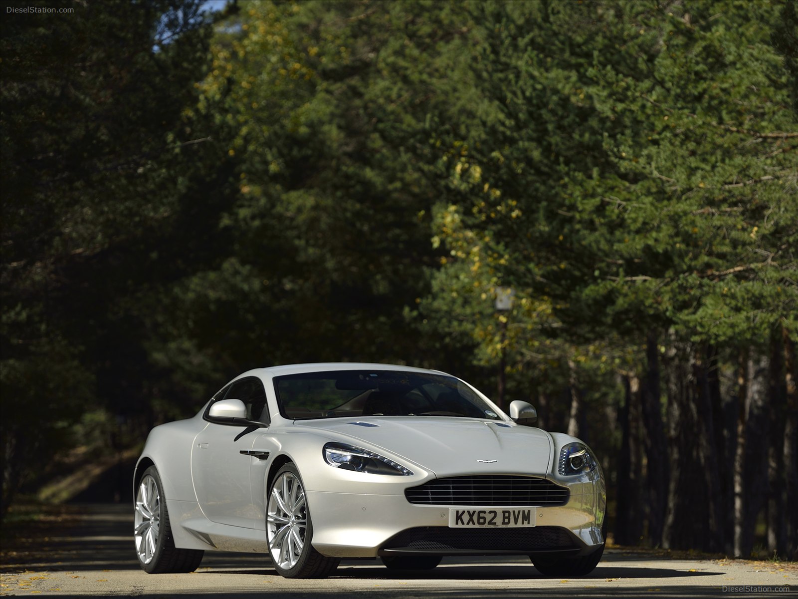 Aston Martin DB9 2013